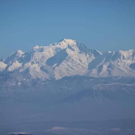 Le Gite Des Cascades Bassy Exterior foto